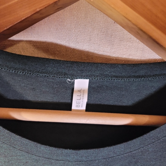 Mother is Dragons XL Game of Thrones styled t-shirt Women's runs small. - Picture 3 of 5